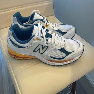 Men’s New Balance 2002R